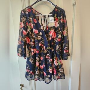 LOVE J Floral Shorts Romper Sz Small NWT
